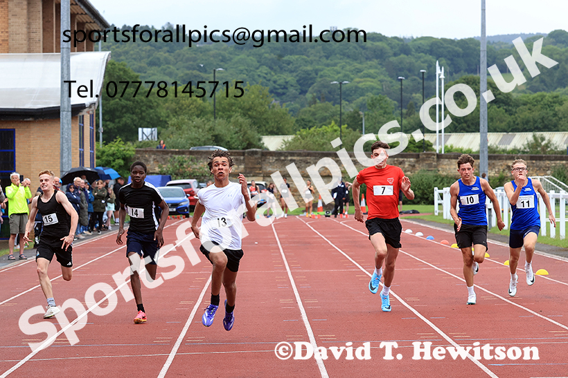 Boys 100 metres, 2025 Northumberland Schools Track and Fields, Wentworth, Hexham. Photo: David T. Hewitson/Sports for All Pics